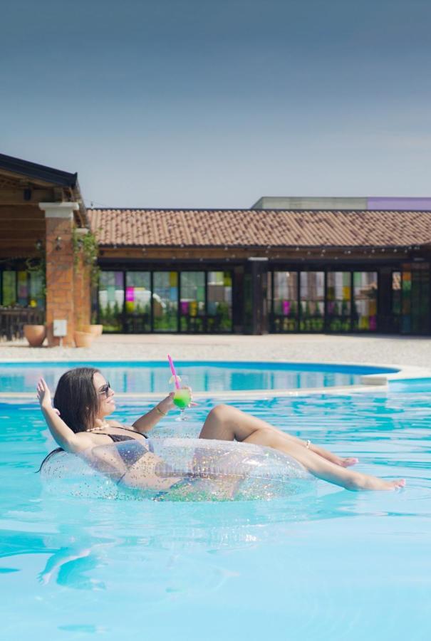 Hotel Storia ชาพลินา ภายนอก รูปภาพ