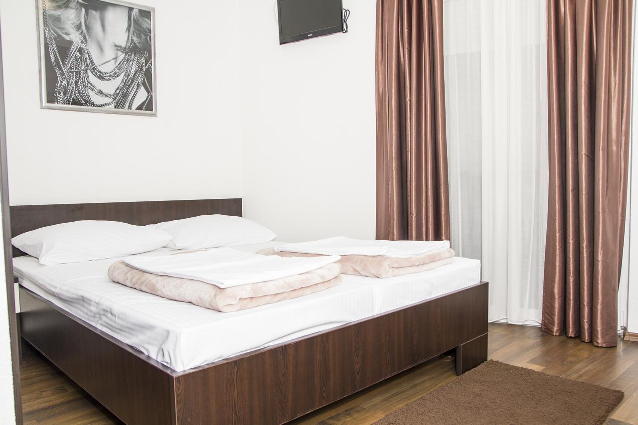 Hotel Storia ชาพลินา ภายนอก รูปภาพ